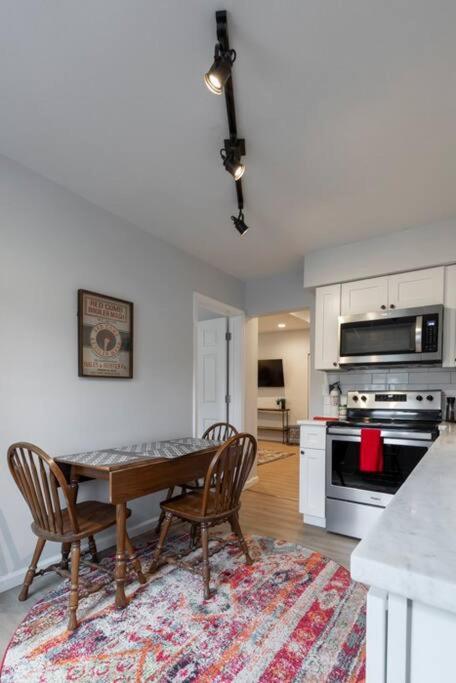 Apartment Urban Oasis Easy Access Brand New Pittsburgh